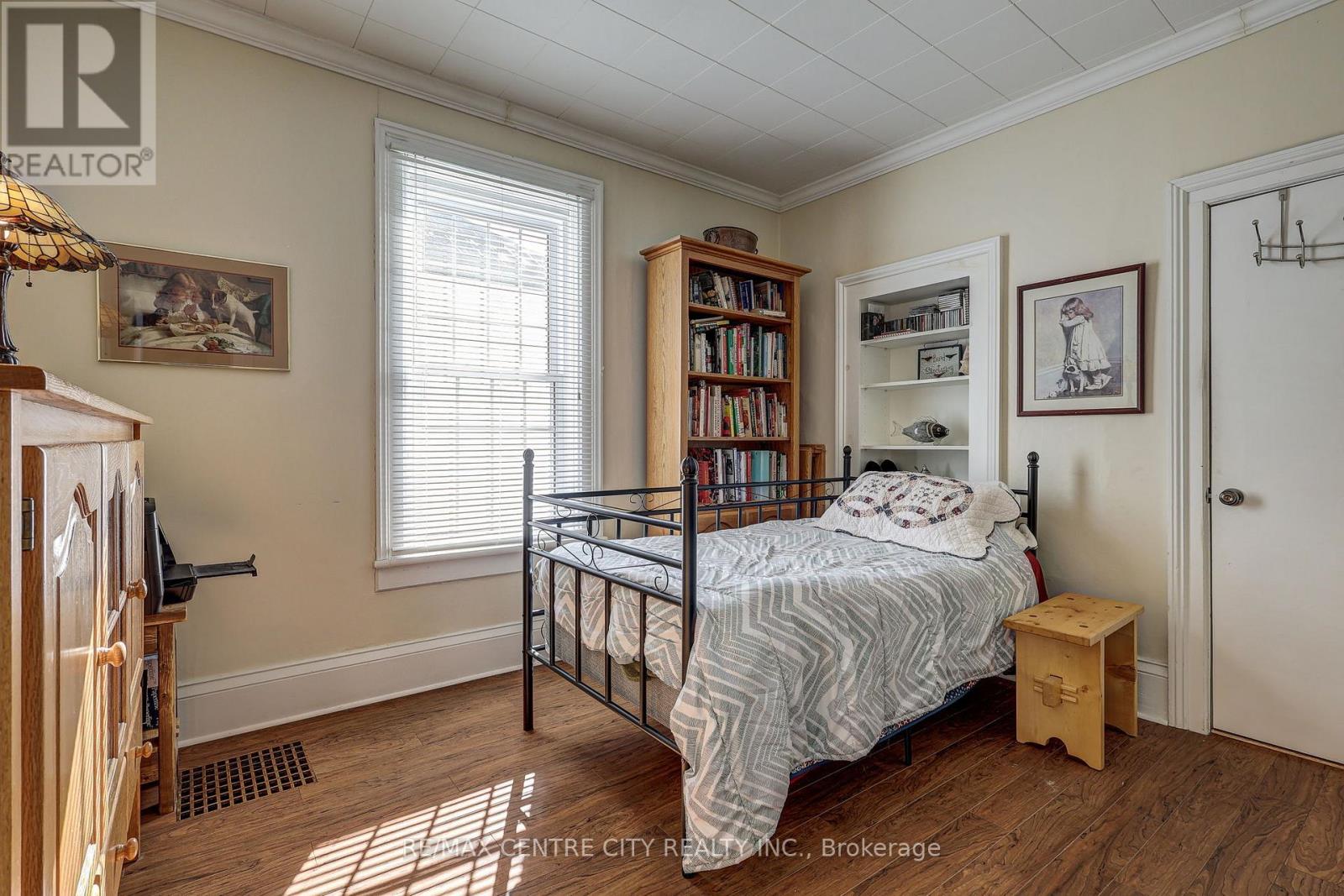 316 TALBOT STREET E - 20