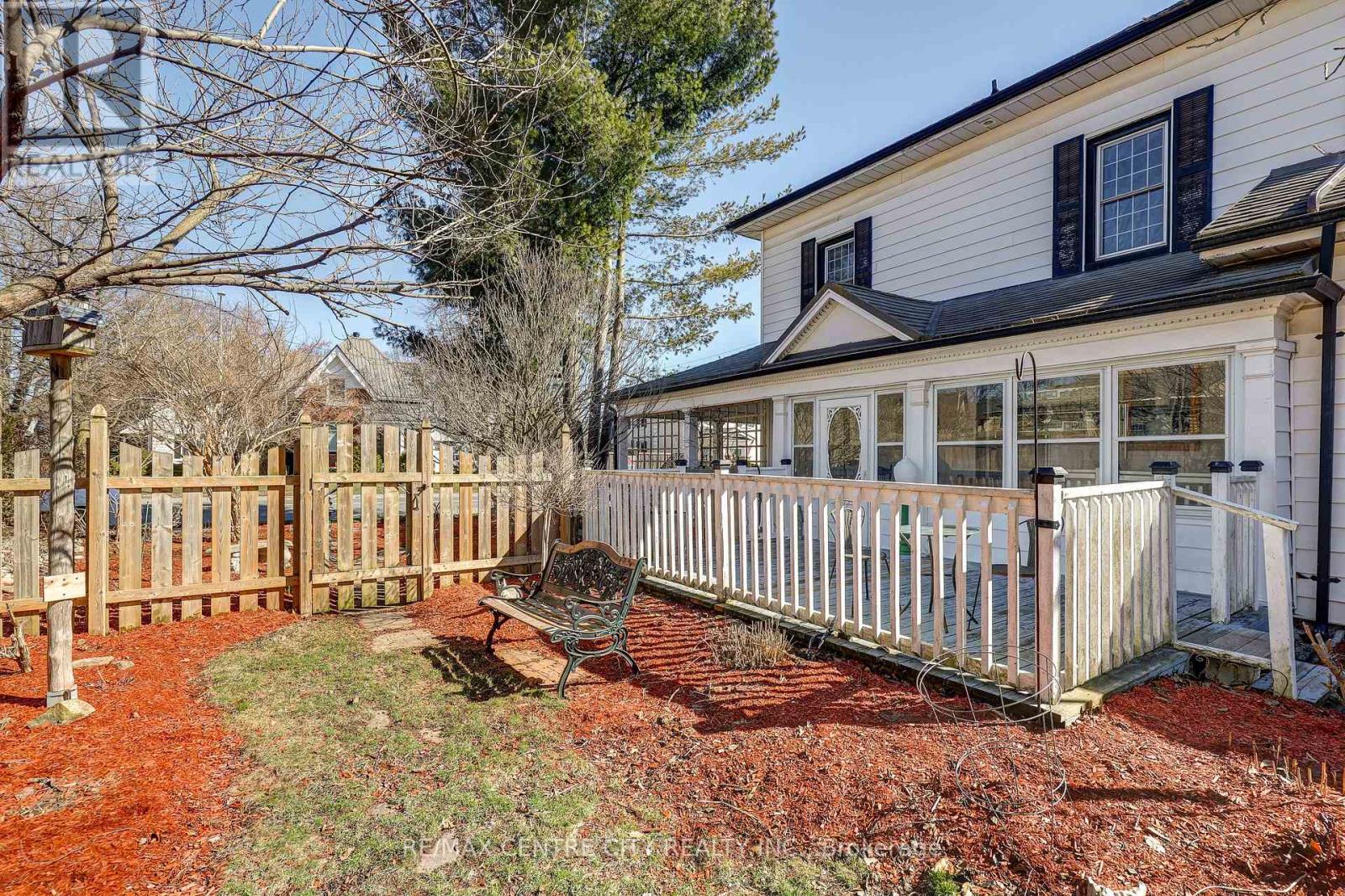 316 TALBOT STREET E - 26