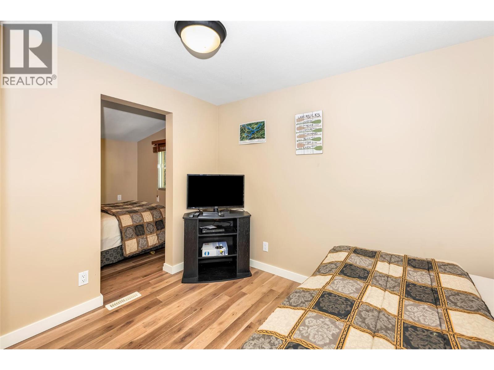 8979 Hummingbird Frontage Road - 23