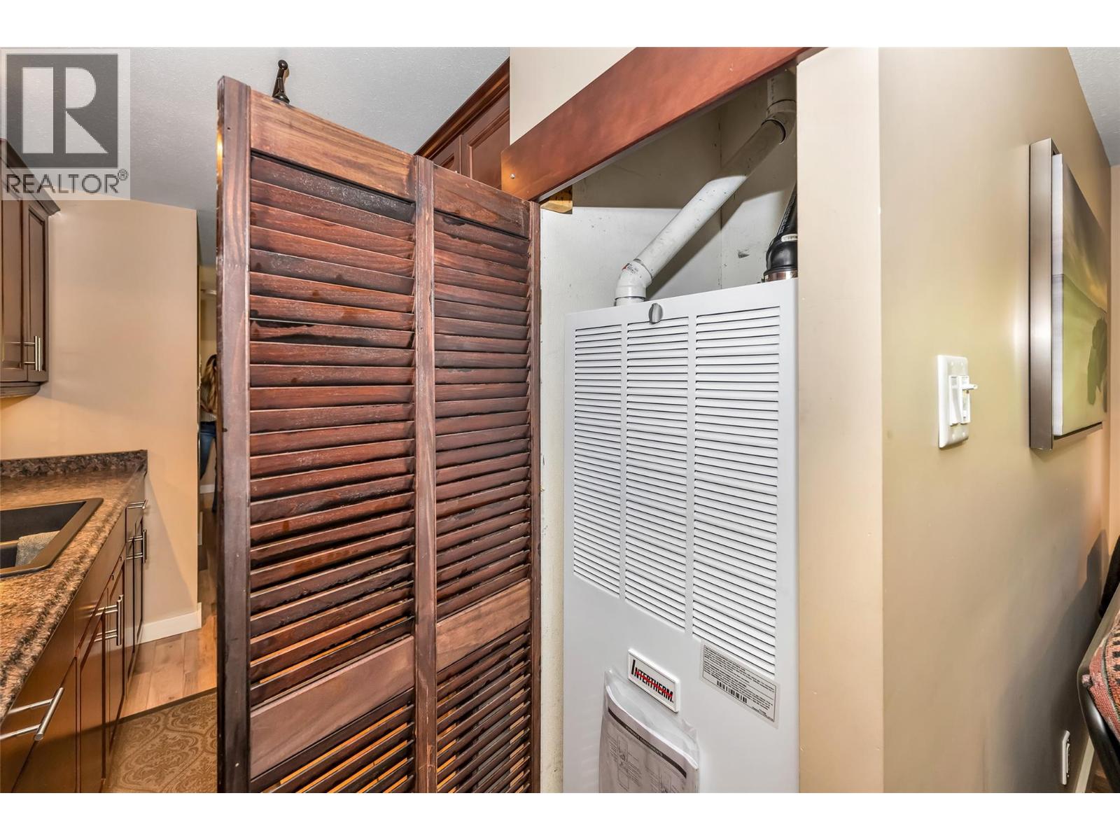 8979 Hummingbird Frontage Road - 35