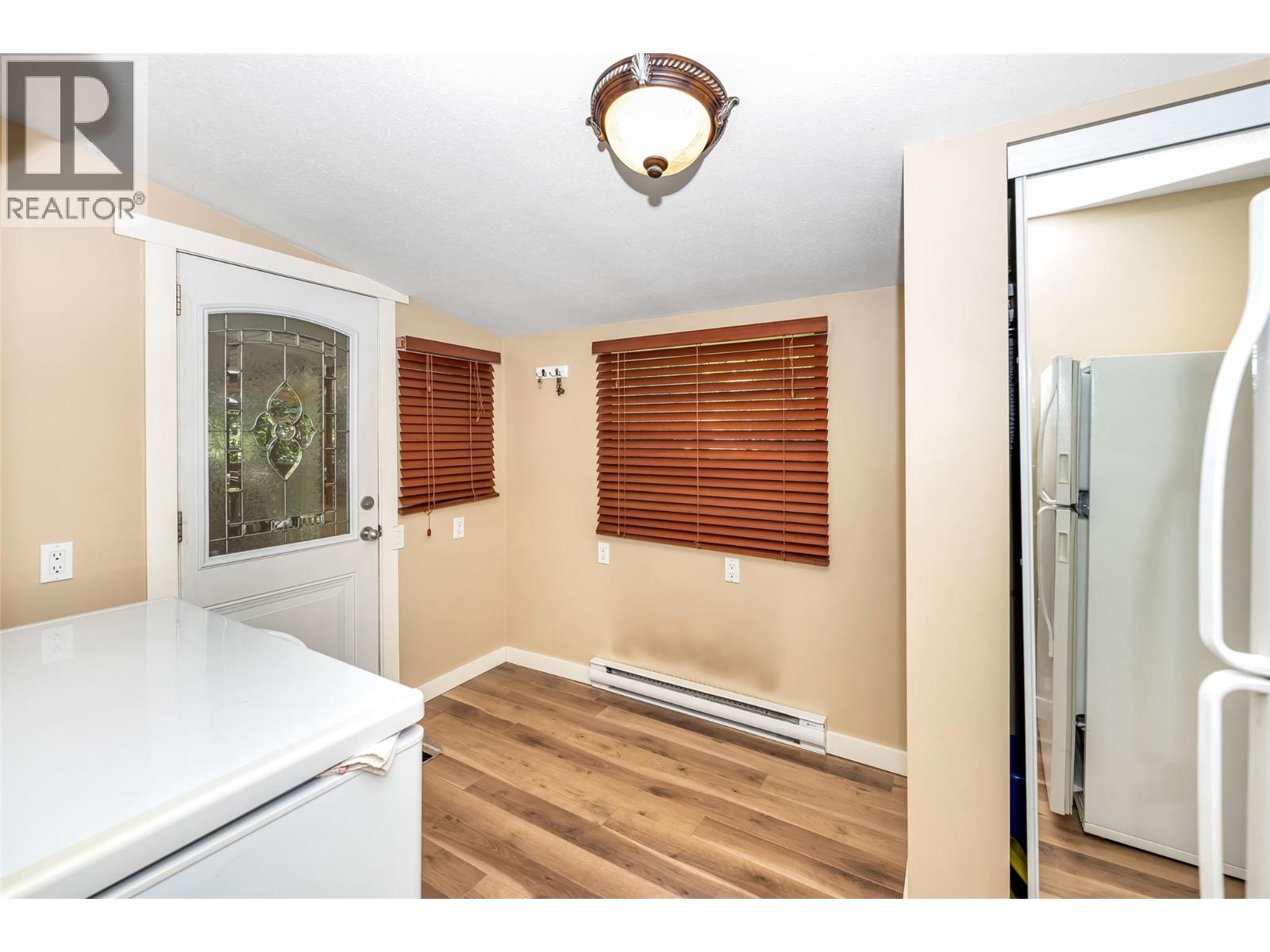 8979 Hummingbird Frontage Road - 36