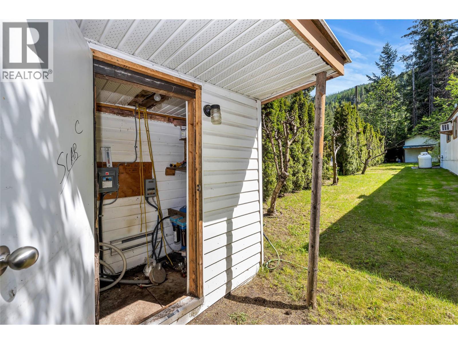 8979 Hummingbird Frontage Road - 56