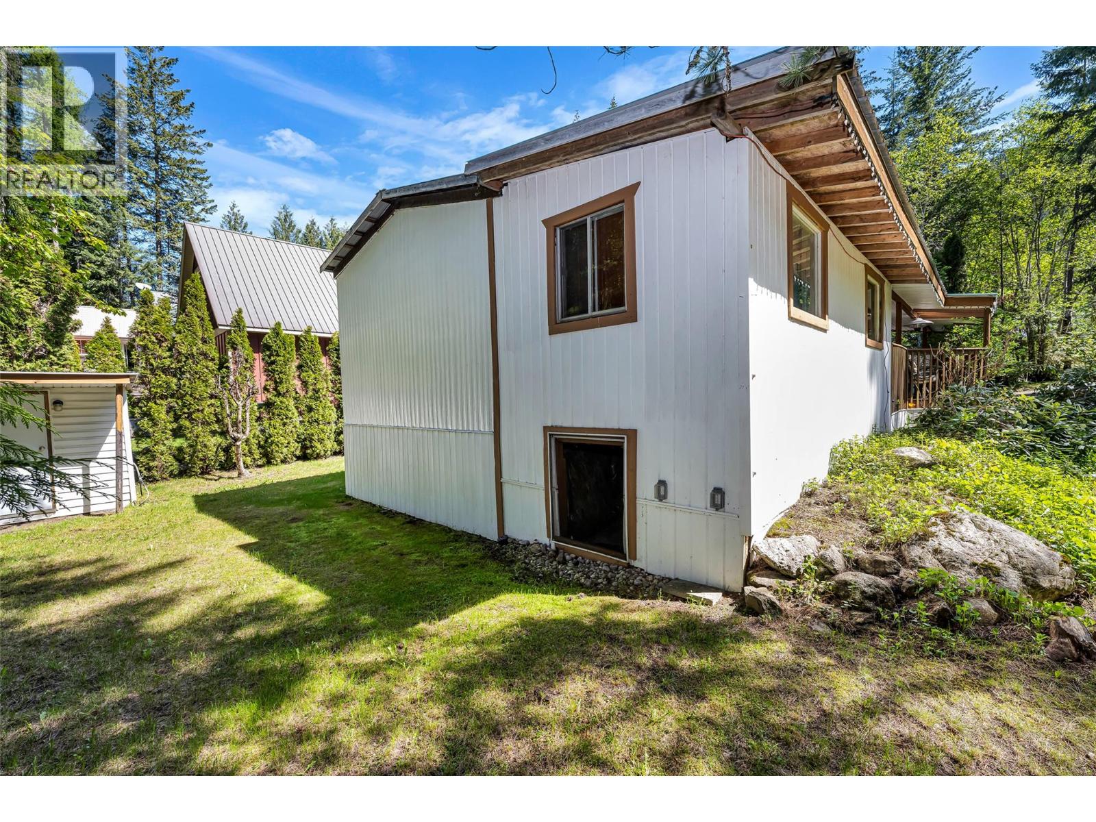 8979 Hummingbird Frontage Road - 58