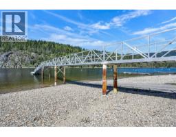 Full bathroom - 8979 Hummingbird Frontage Road, Swansea Point, BC V0E2K2 Photo 6