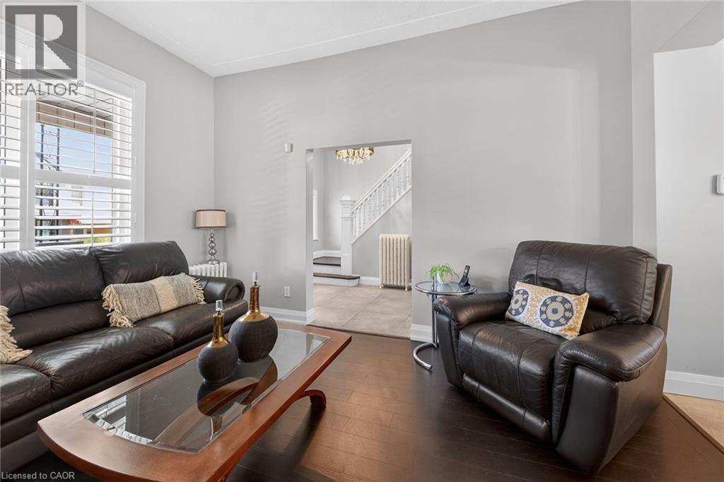 179 MACNAB Street N, Hamilton, Ontario, L8R2M5 — Photo 2
