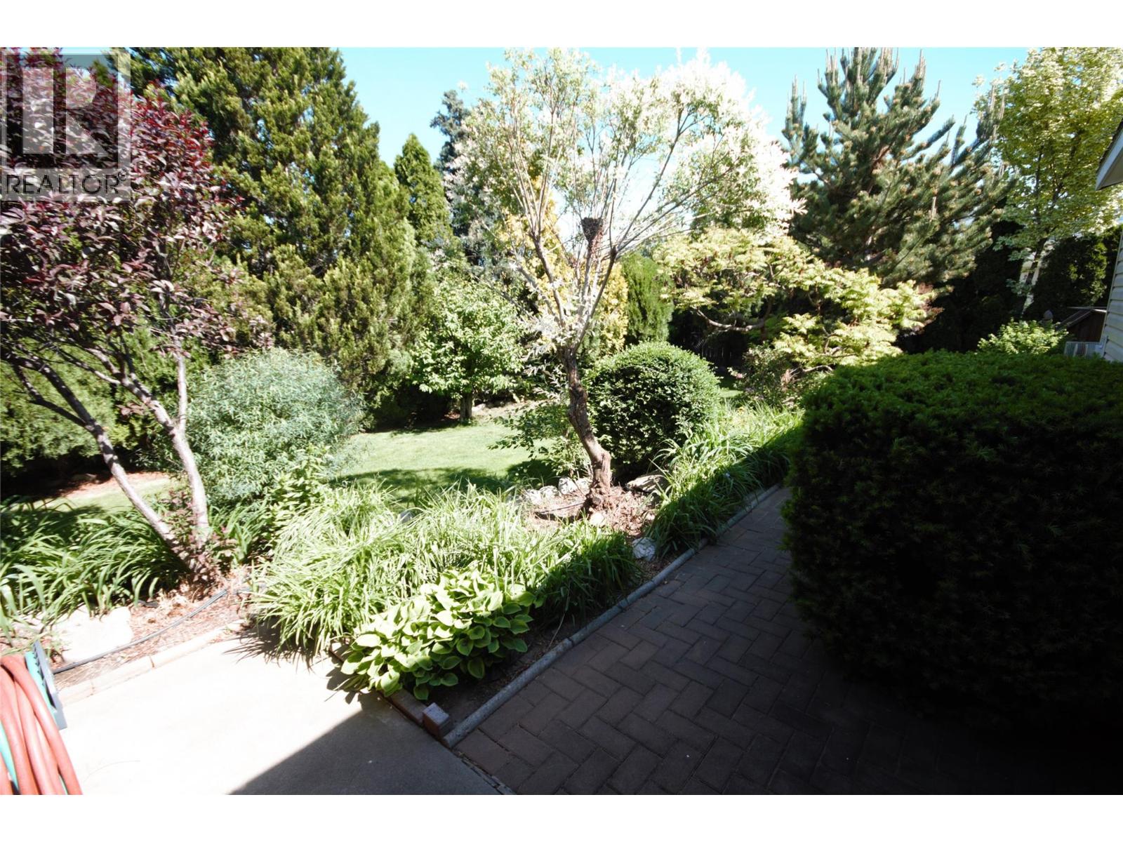270 Road 2, Oliver