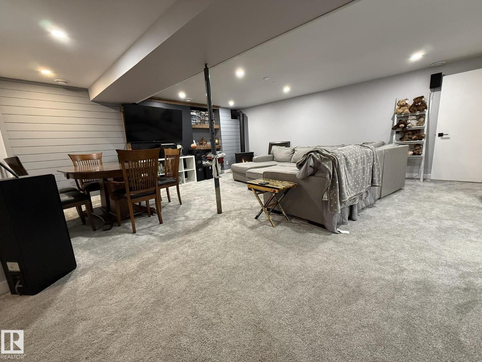 8004 180 ST NW - 26