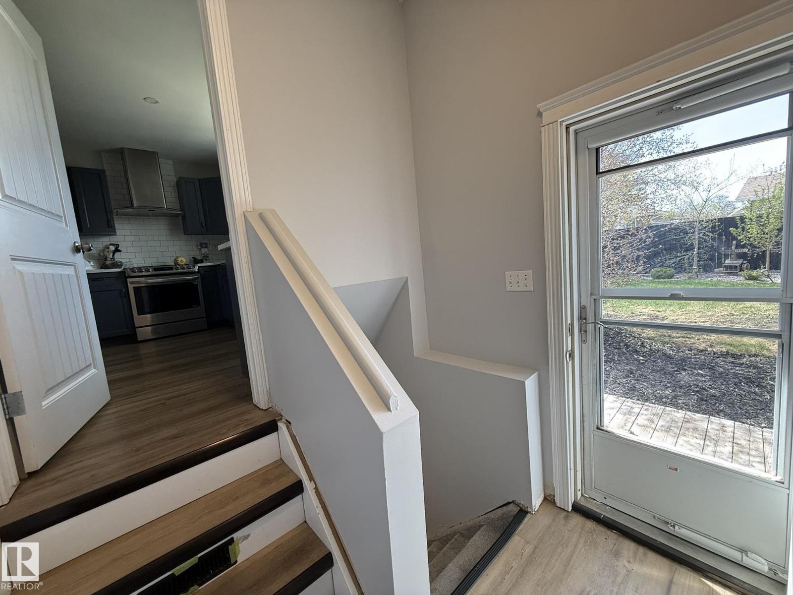 8004 180 ST NW - 23