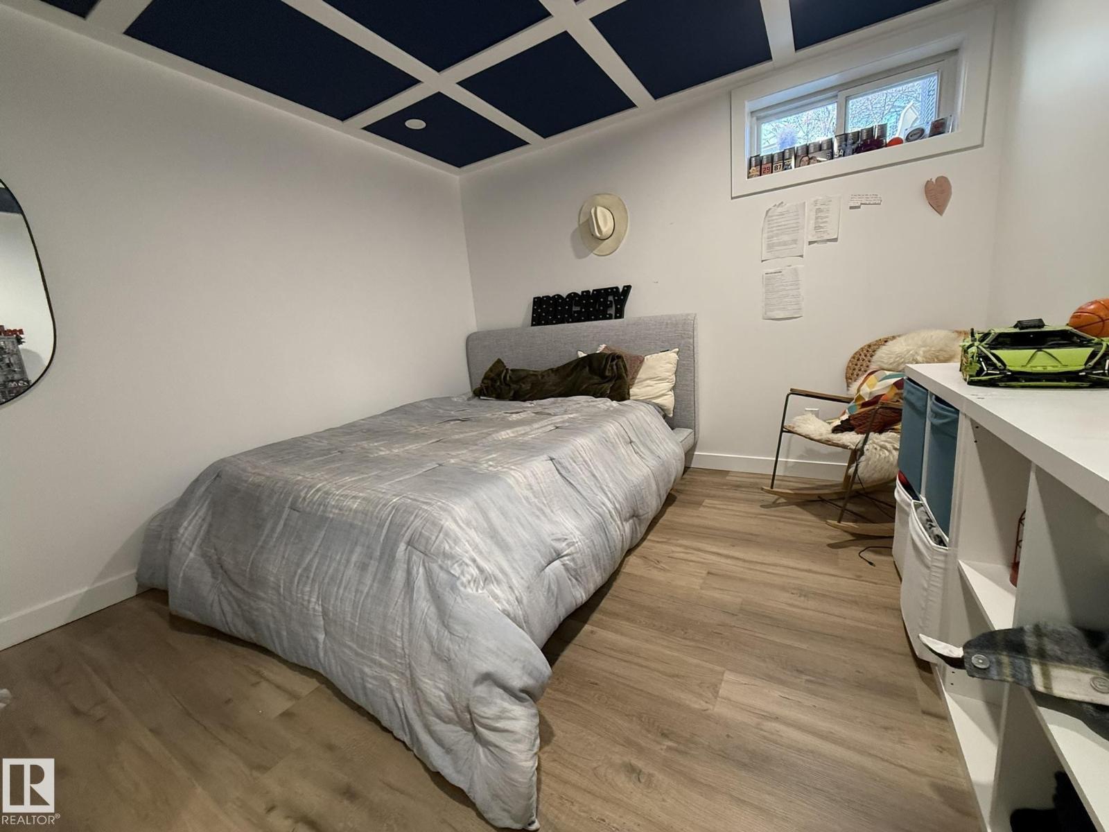 8004 180 ST NW - 32