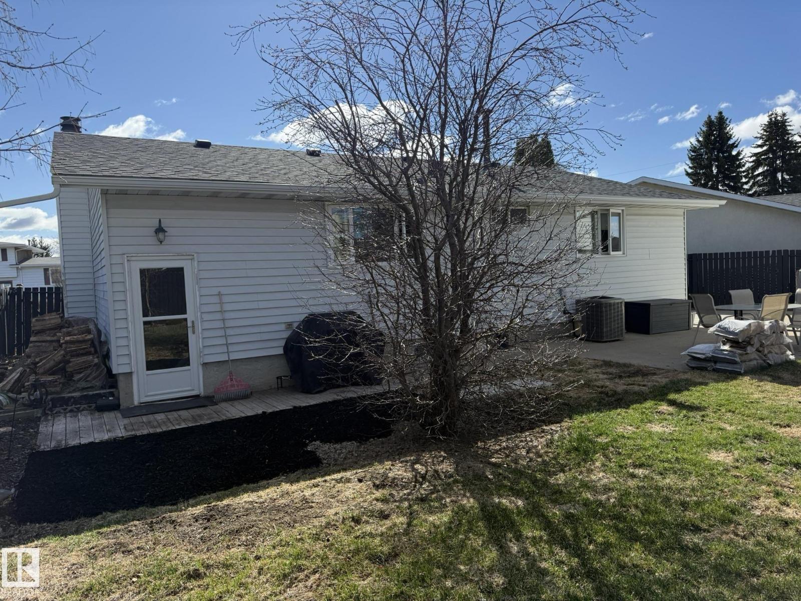 8004 180 ST NW - 44