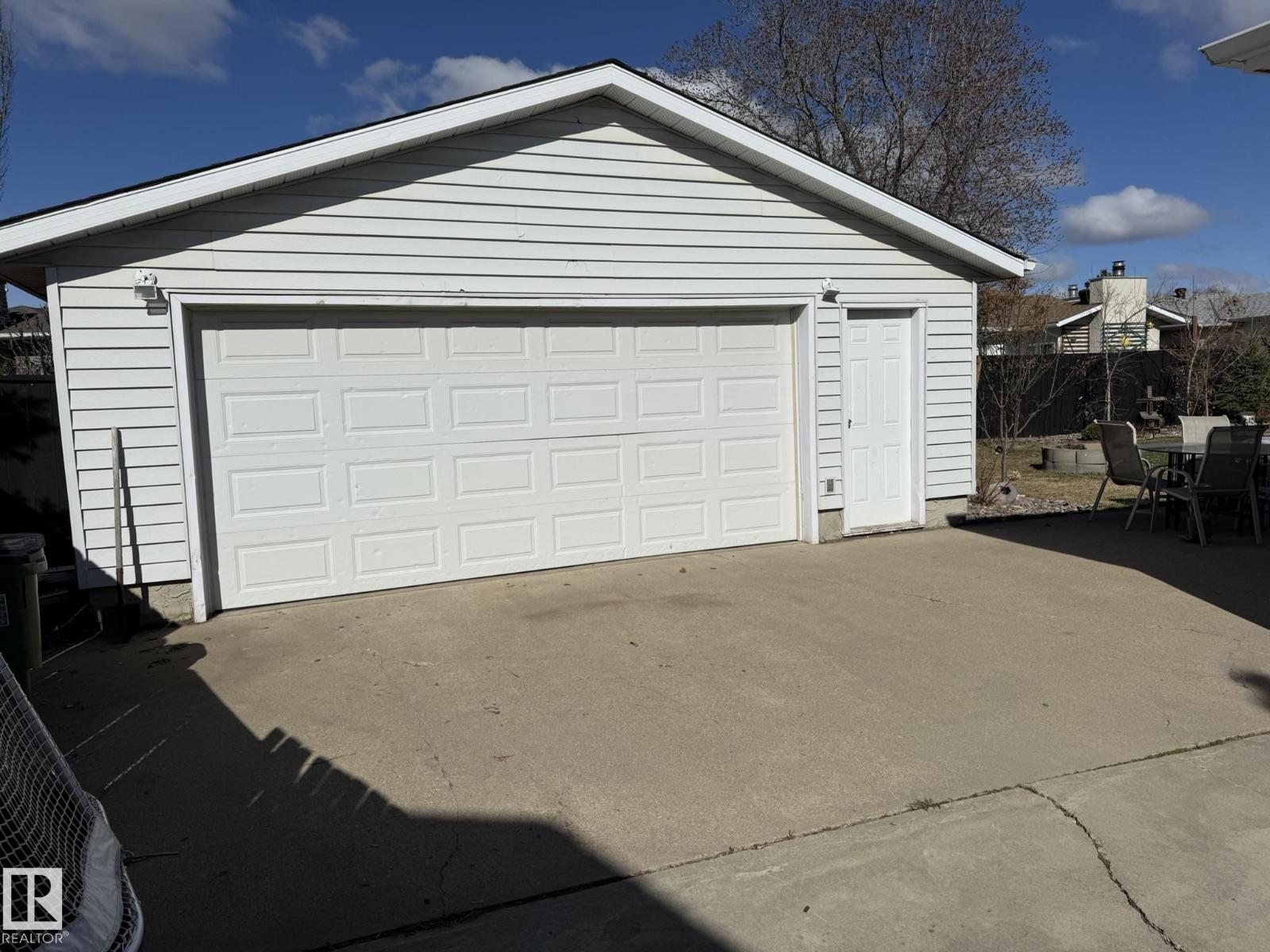 8004 180 ST NW - 48