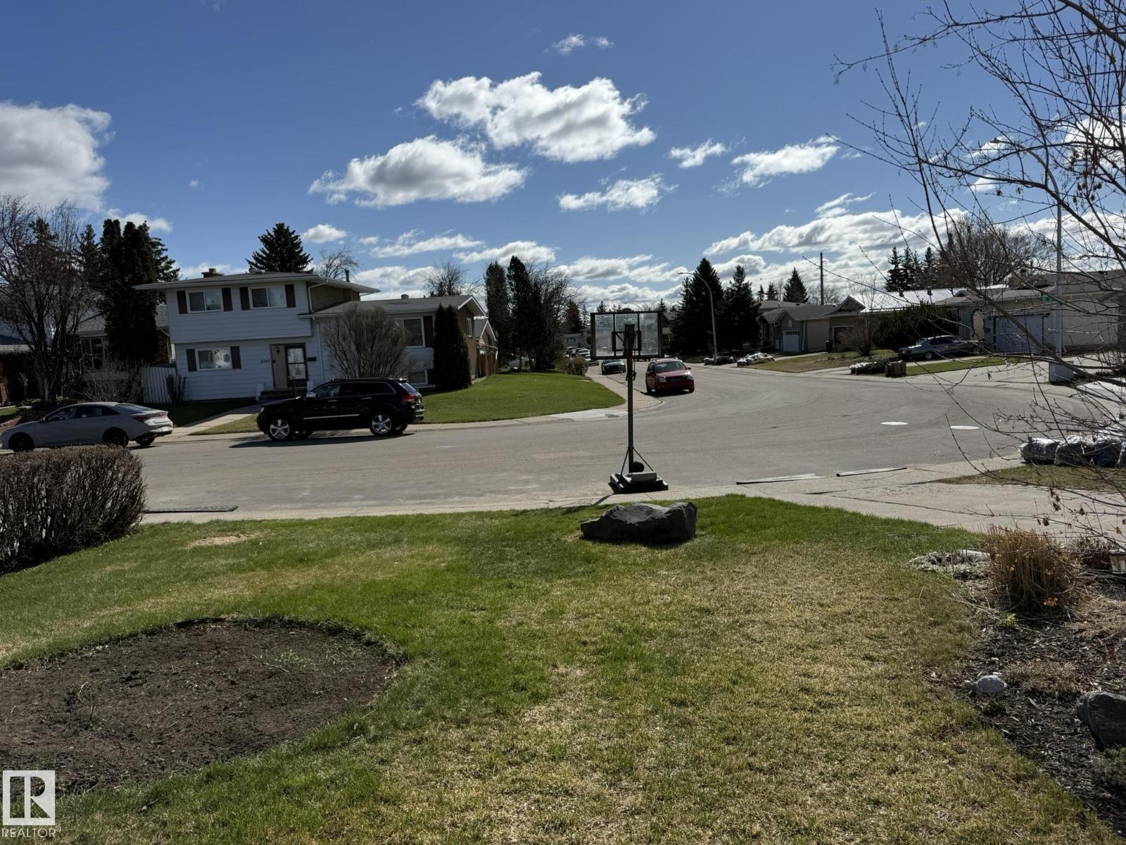 8004 180 ST NW - 54