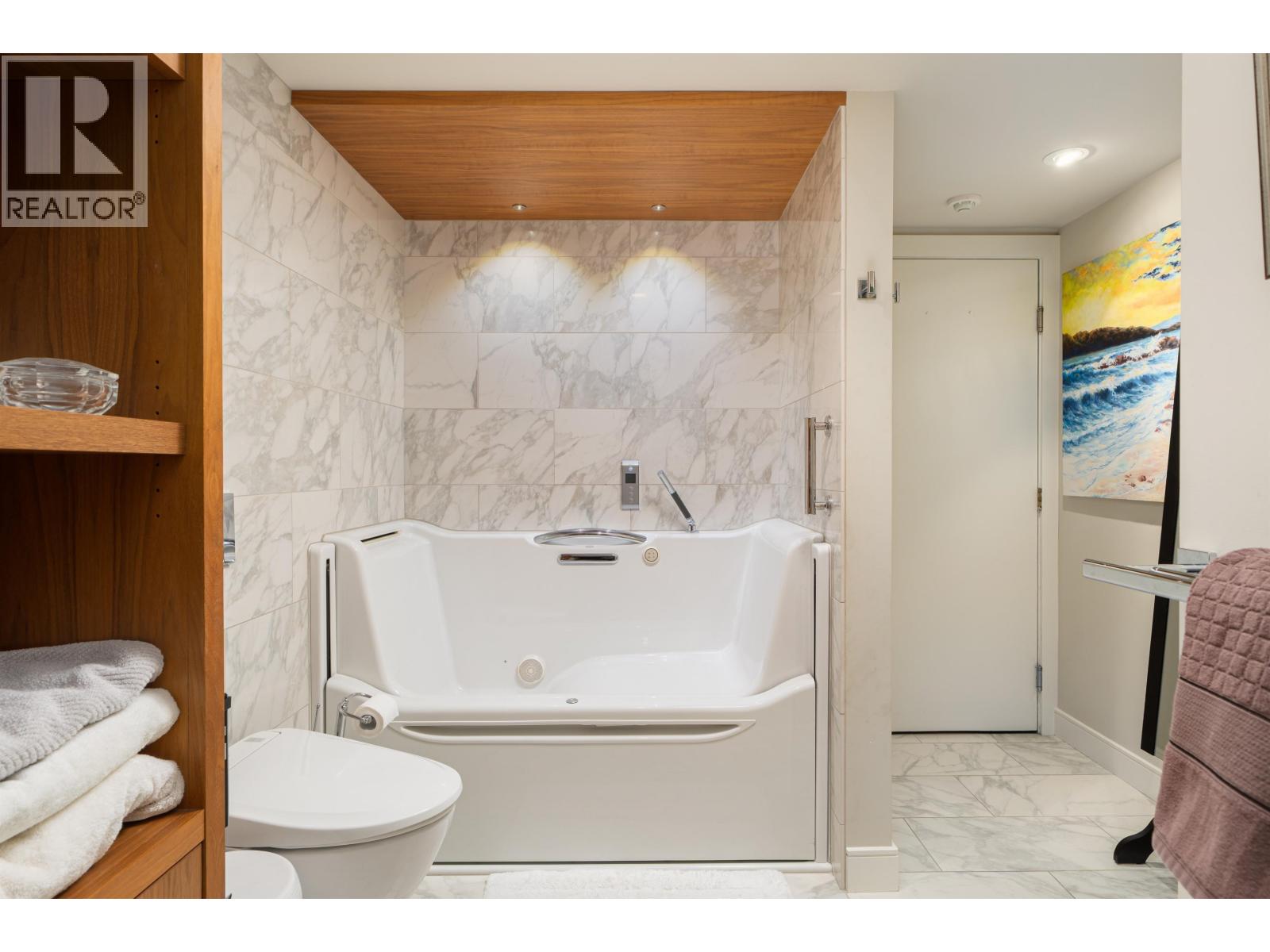 1503 150 24TH STREET, West Vancouver