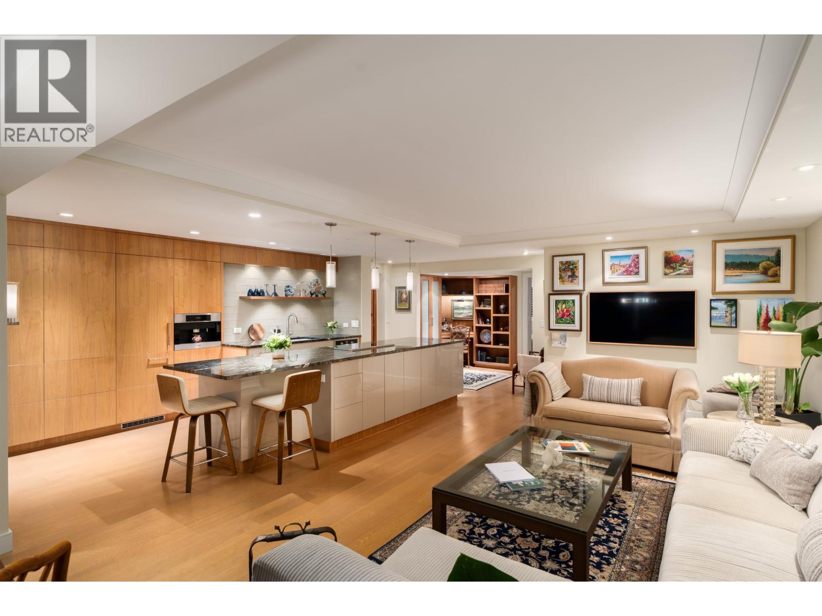 1503 150 24TH STREET, West Vancouver