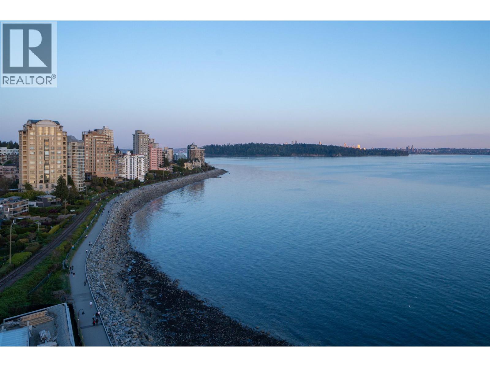 1503 150 24TH STREET, West Vancouver