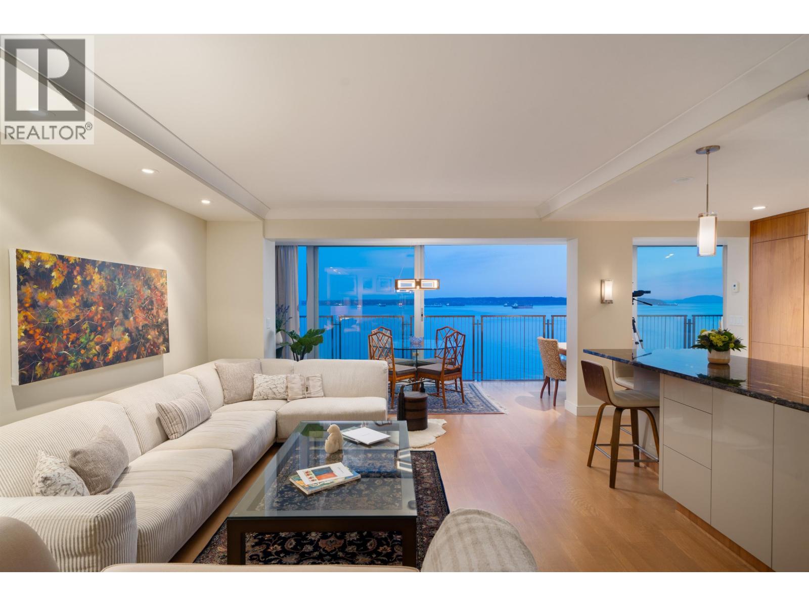 1503 150 24TH STREET, West Vancouver