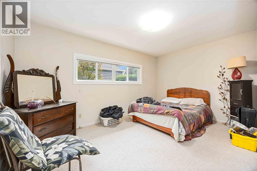 910 Charlesworth DRIVE, Sarnia, Ontario, N7V2S2 — Photo 3
