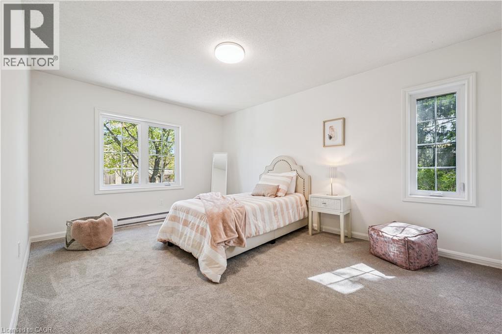 335 MARLOWE Drive, Waterloo, Ontario, N2L5A5 — Photo 31