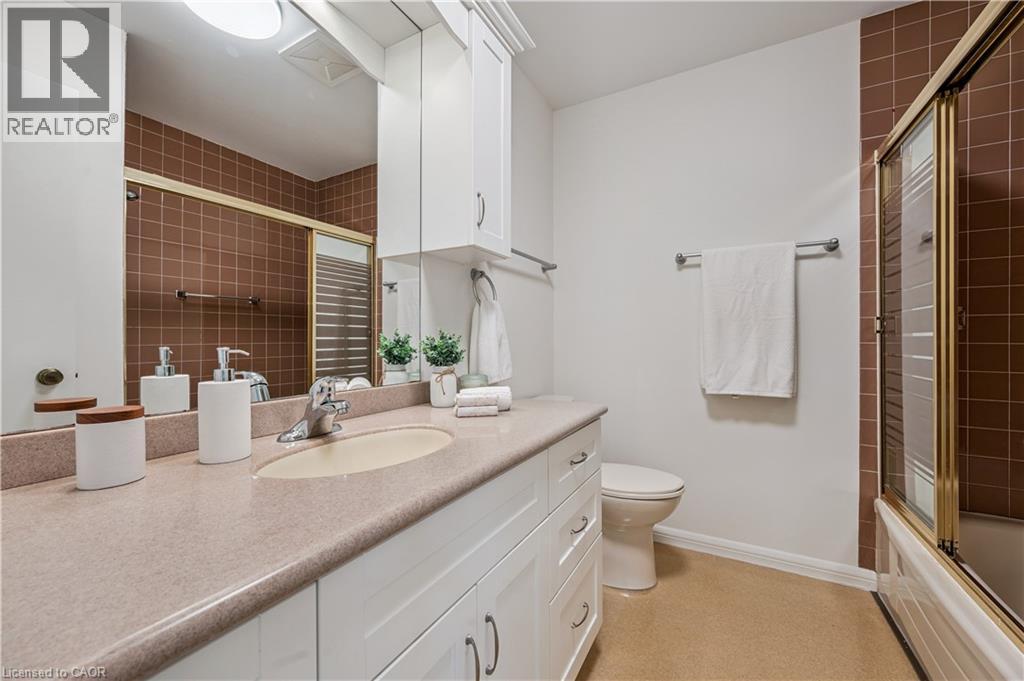 335 MARLOWE Drive, Waterloo, Ontario, N2L5A5 — Photo 18