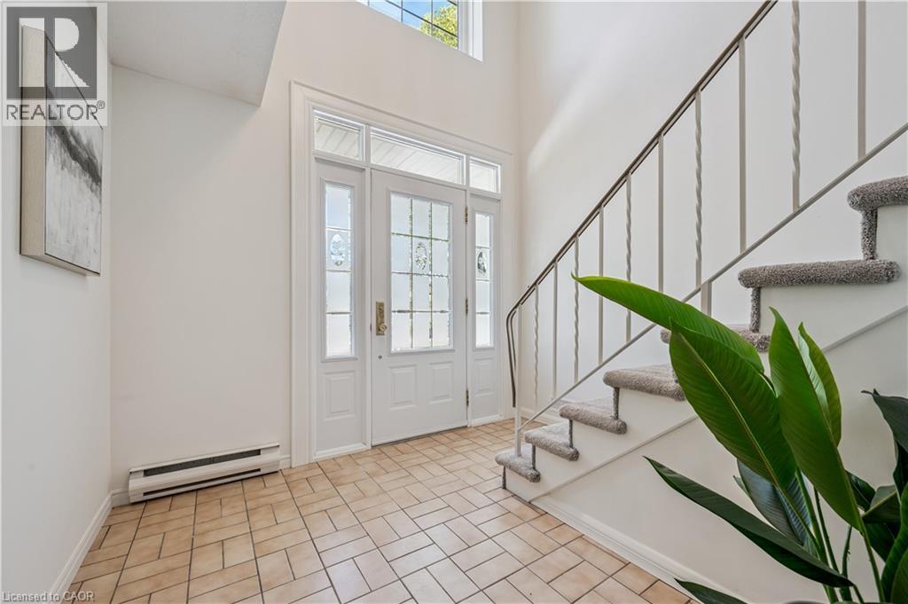 335 MARLOWE Drive, Waterloo, Ontario, N2L5A5 — Photo 10