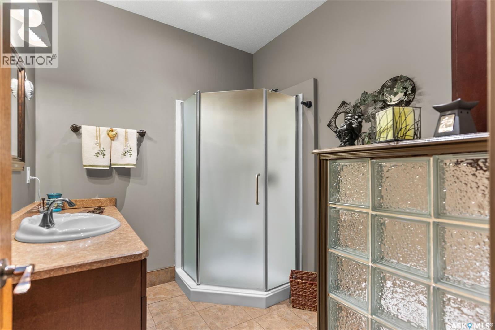 11 Robertson ROAD - 22