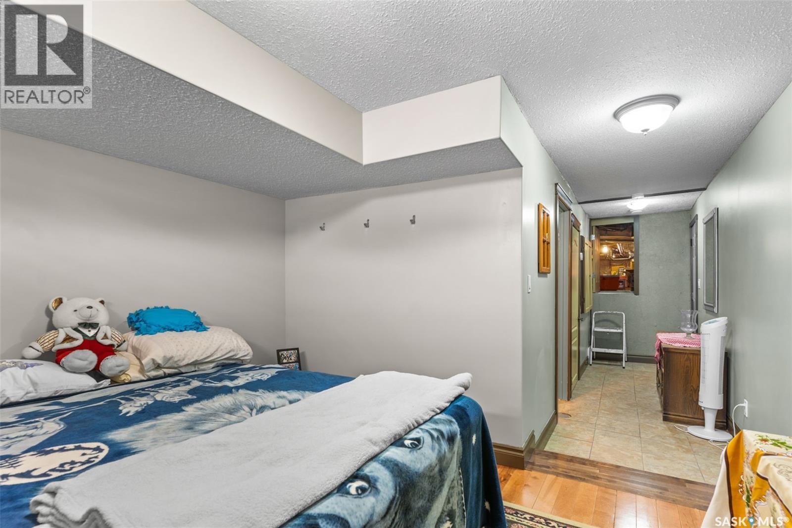 11 Robertson ROAD - 30