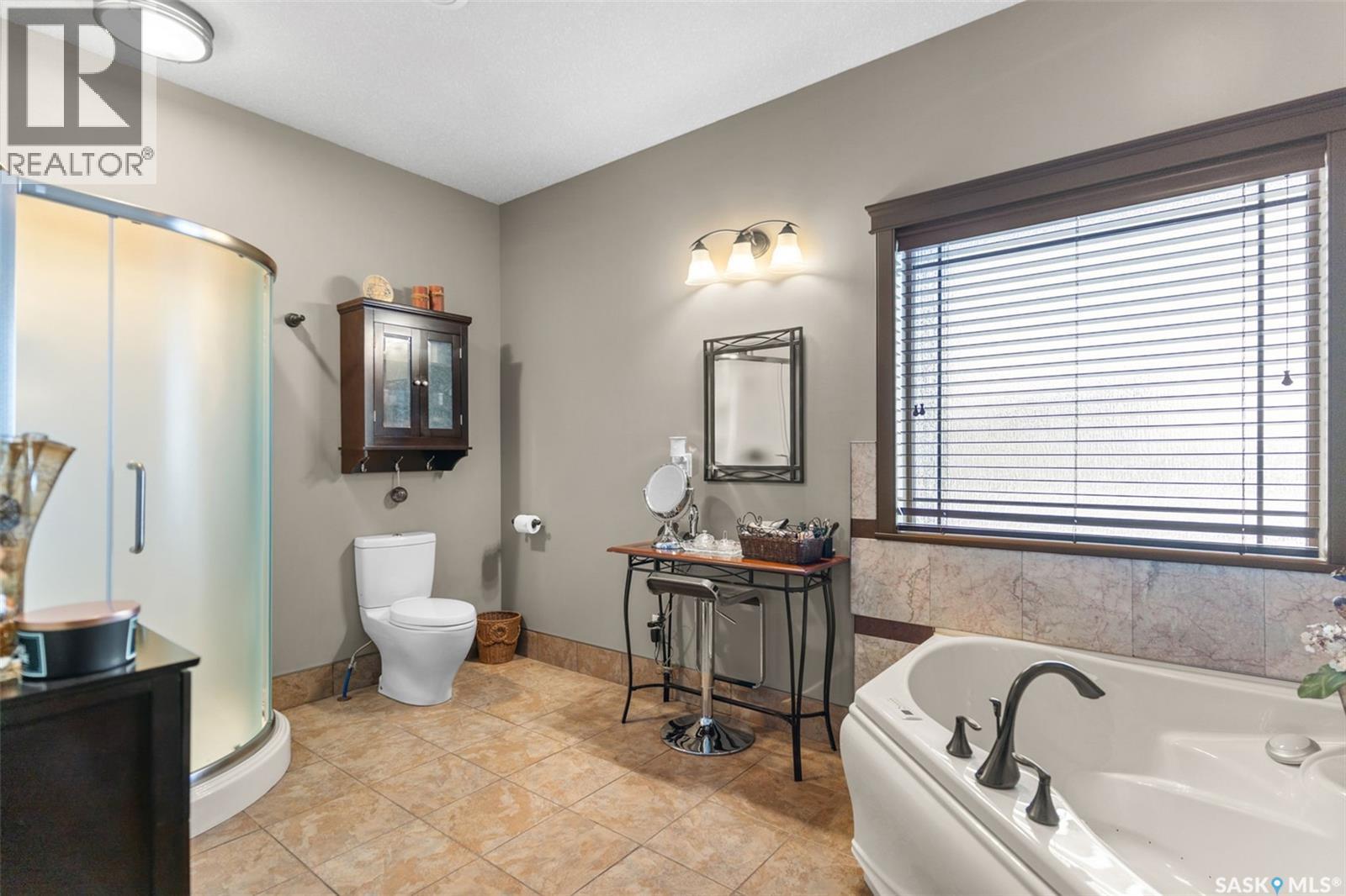 11 Robertson ROAD - 19