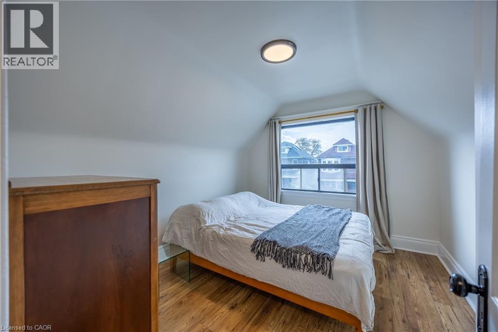 158 BALSAM Avenue N, Hamilton, Ontario, L8L6Y5 — Photo 6