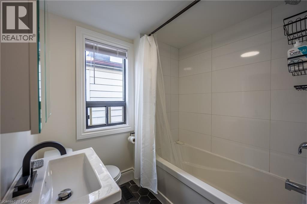 158 BALSAM Avenue N, Hamilton, Ontario, L8L6Y5 — Photo 17