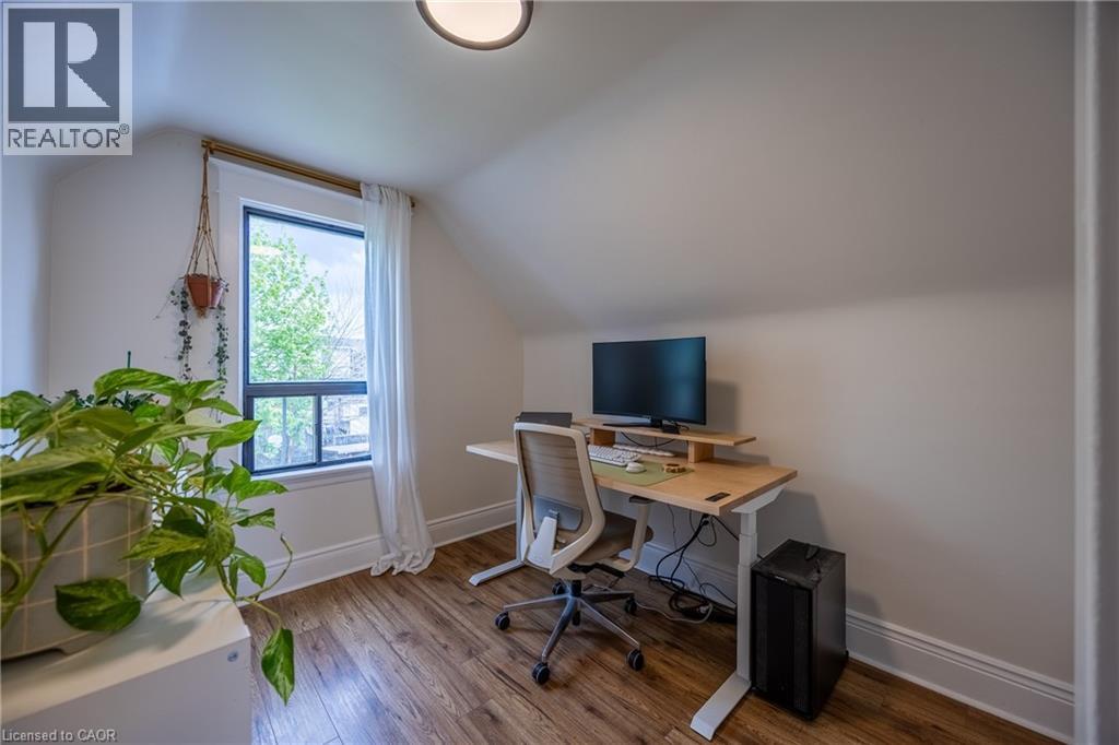 158 BALSAM Avenue N, Hamilton, Ontario, L8L6Y5 — Photo 3