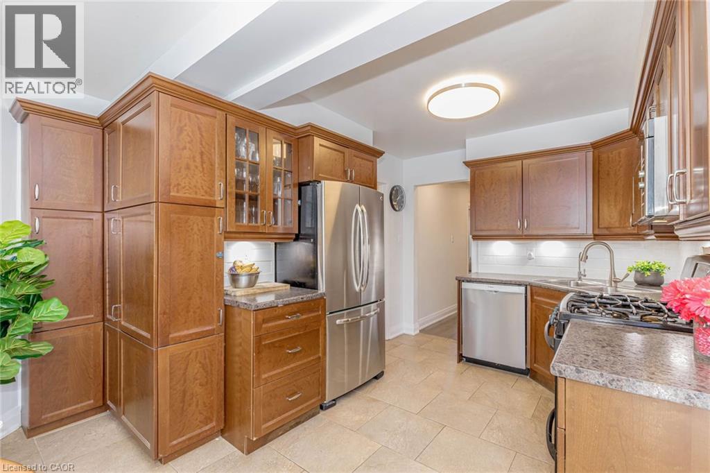 33 MEAGHAN Street, Waterdown, Ontario, L8B0H5 — Photo 46
