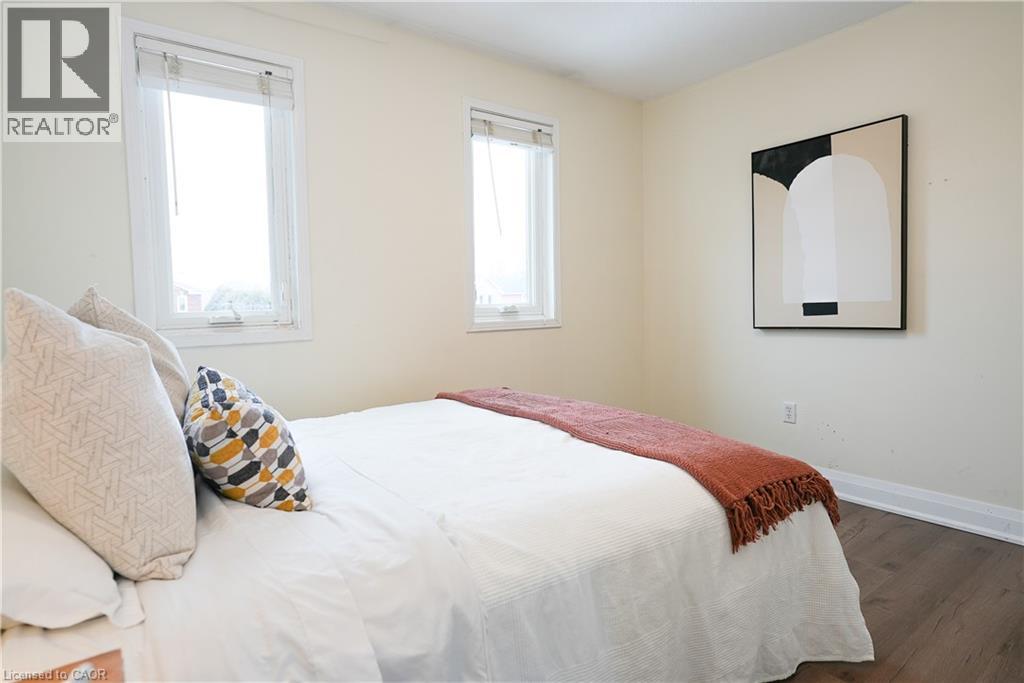 33 MEAGHAN Street - 38