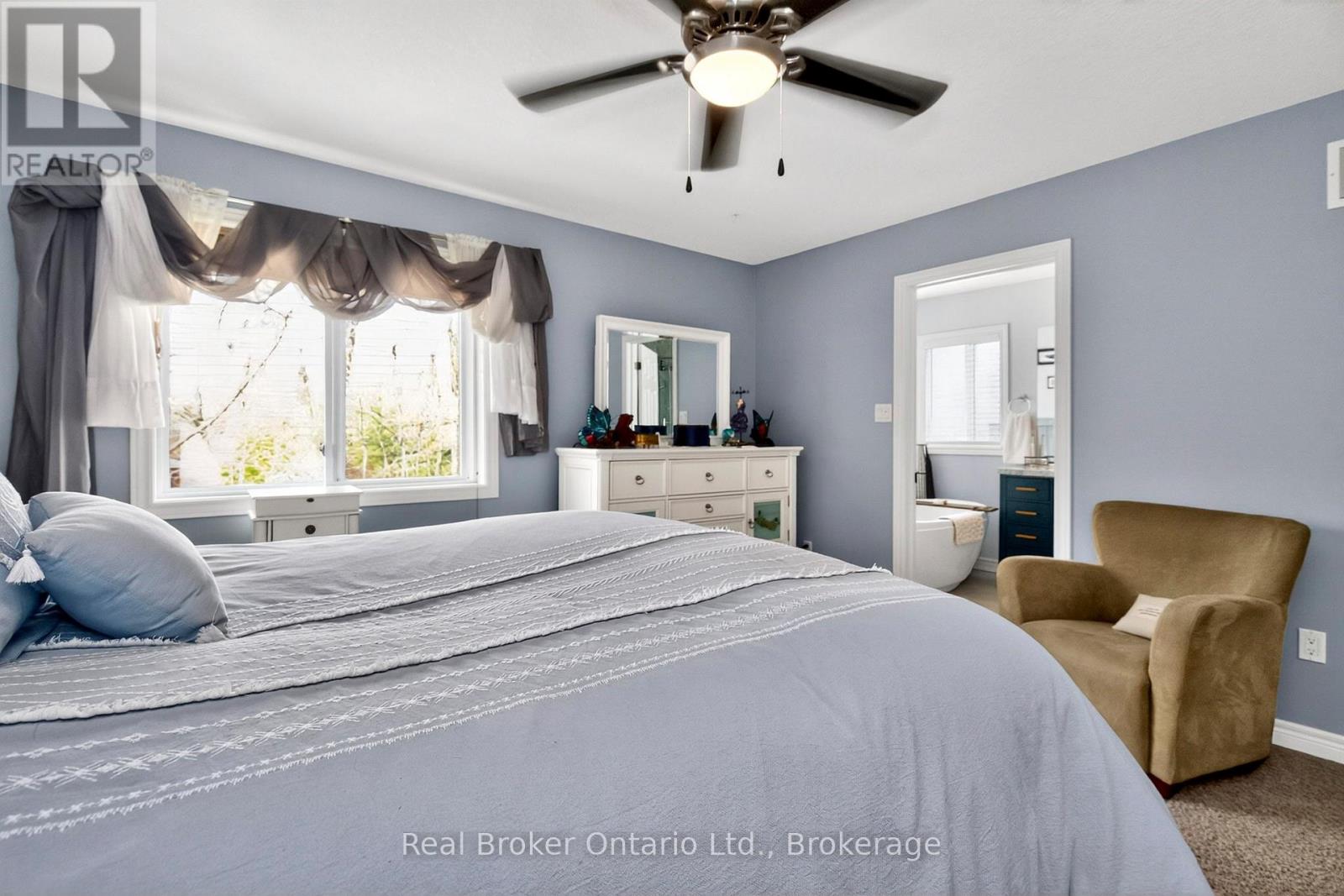 984 COOK DRIVE - 15