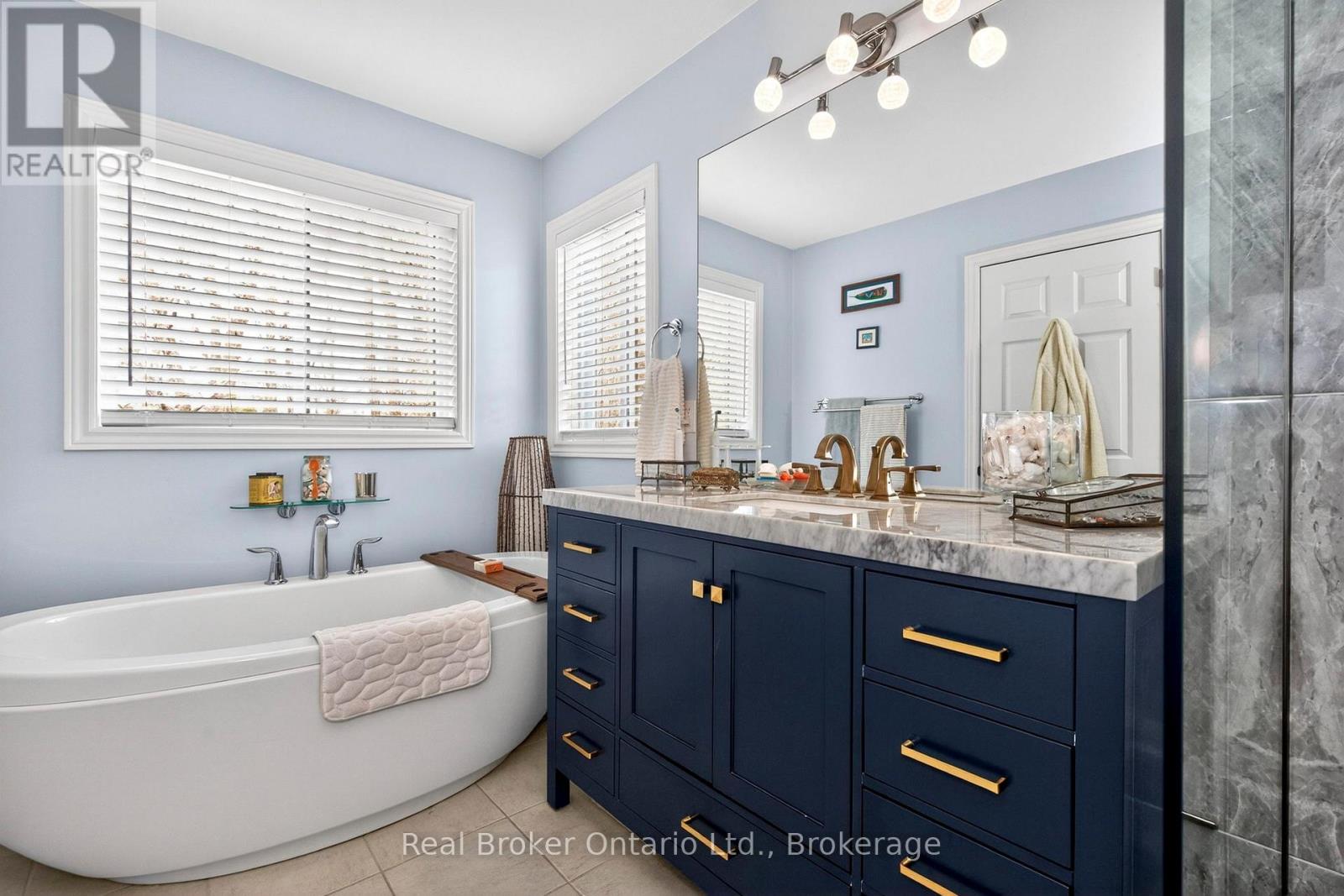 984 COOK DRIVE - 16