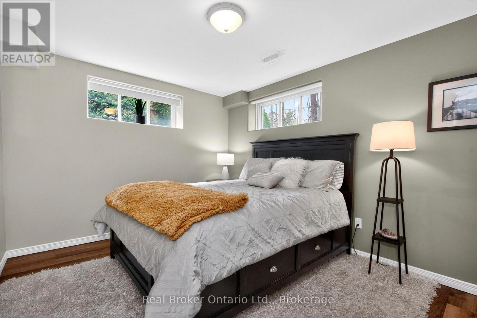 984 COOK DRIVE - 21