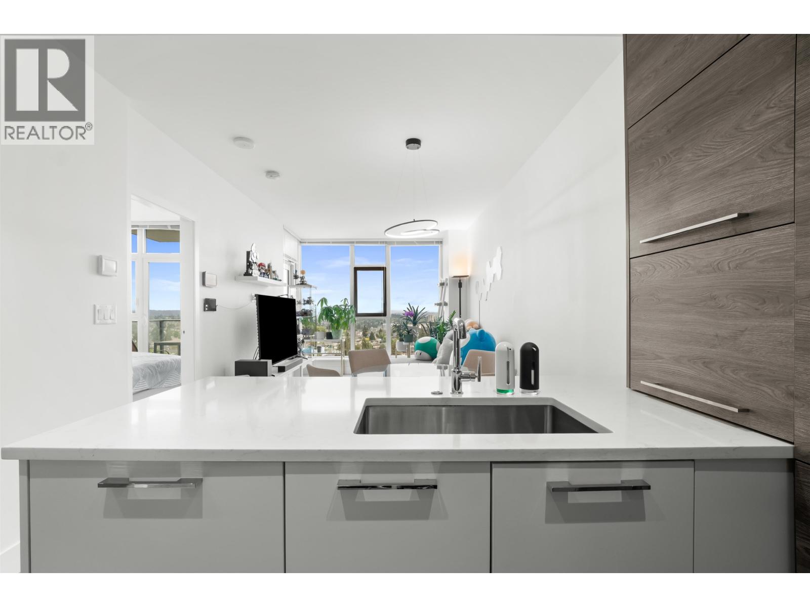 House in Burnaby - Image 7