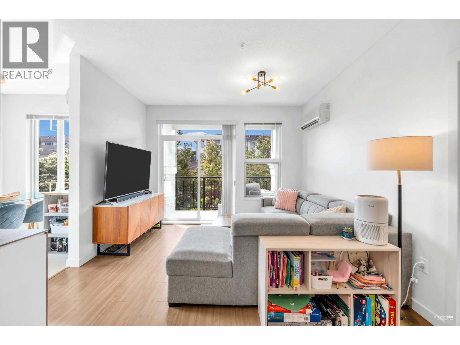 #218-9388 MCKIM Way, Richmond