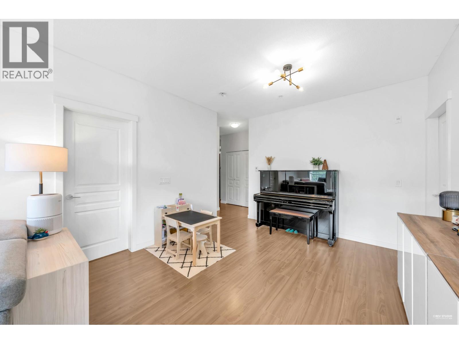 #218-9388 MCKIM Way, Richmond