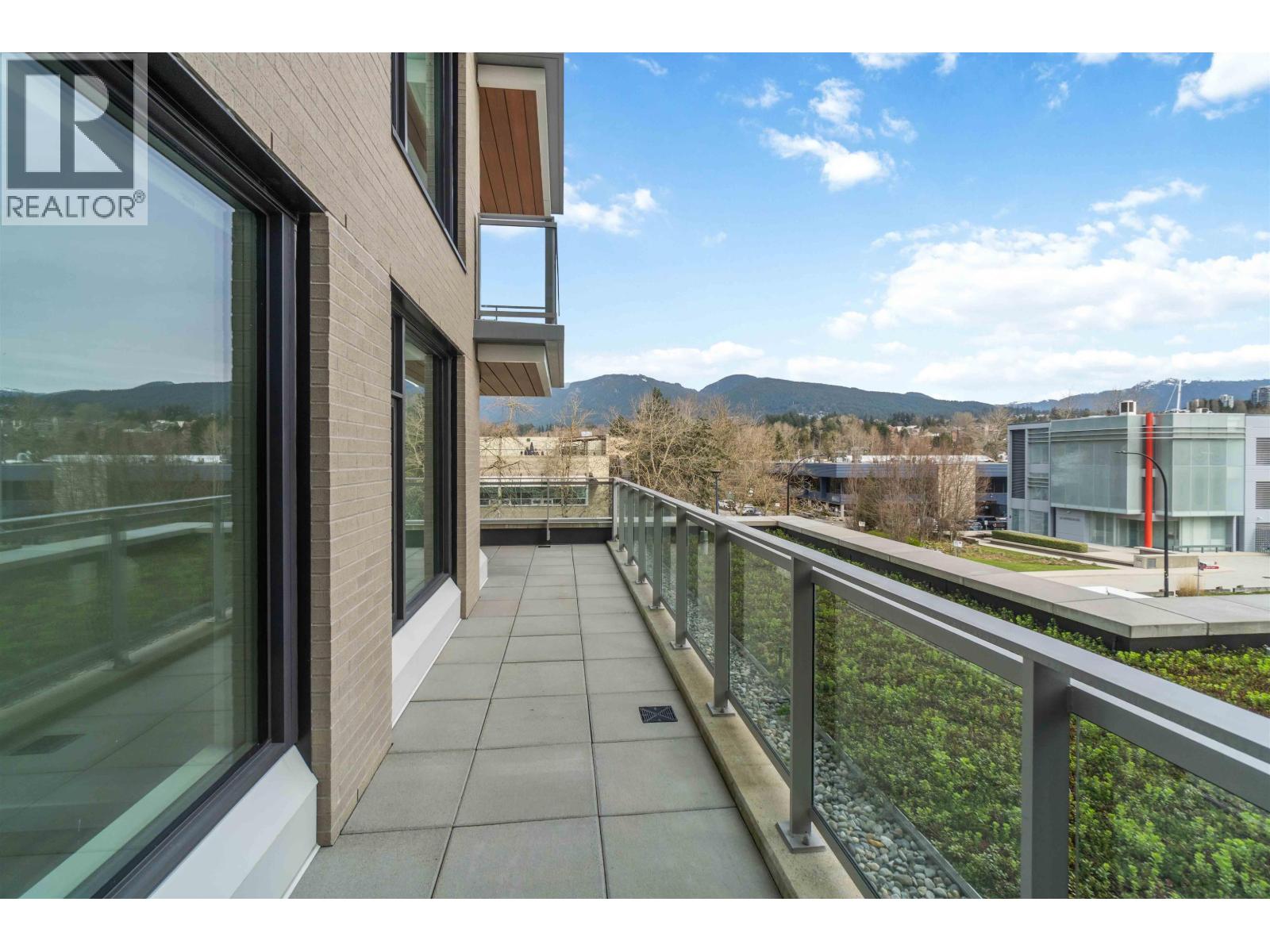312 755 HARBOURSIDE DRIVE, North Vancouver