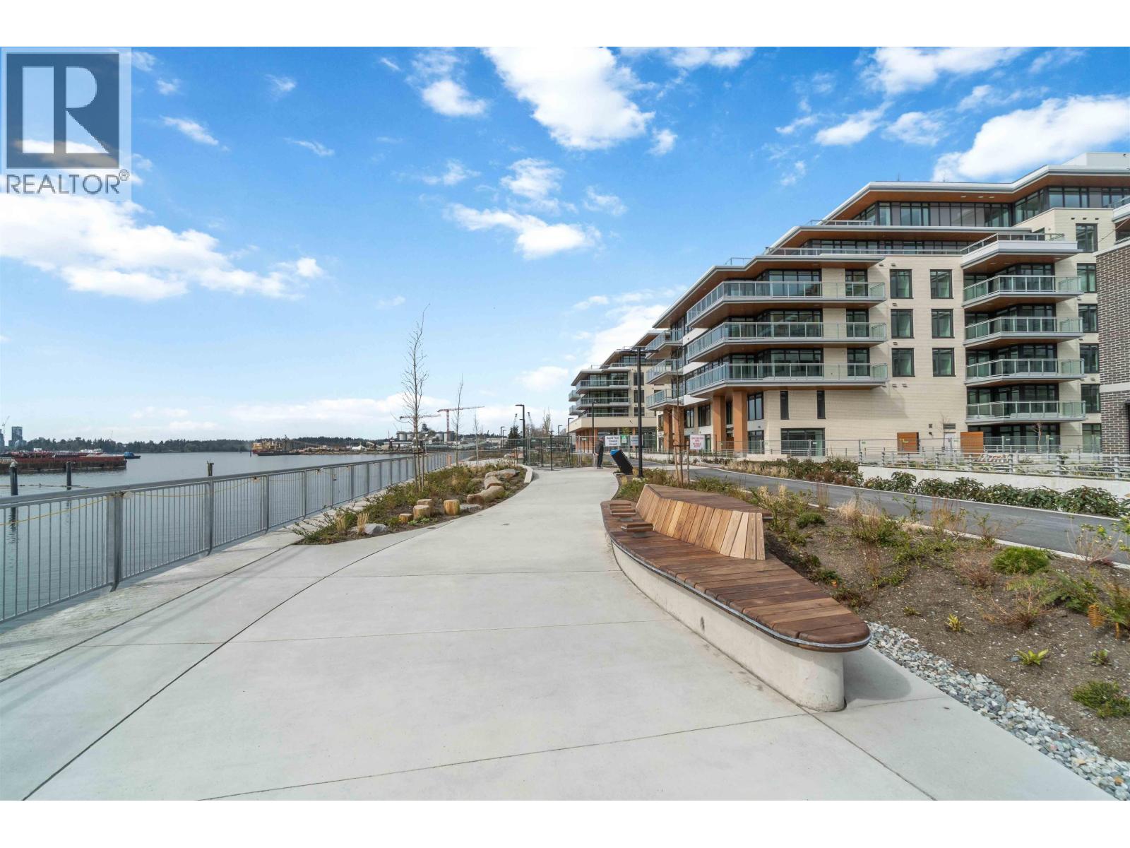 312 755 HARBOURSIDE DRIVE, North Vancouver