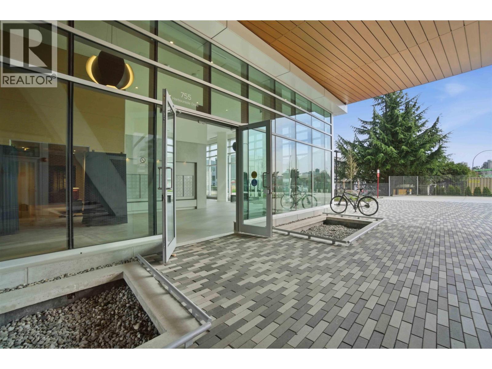 312 755 HARBOURSIDE DRIVE, North Vancouver