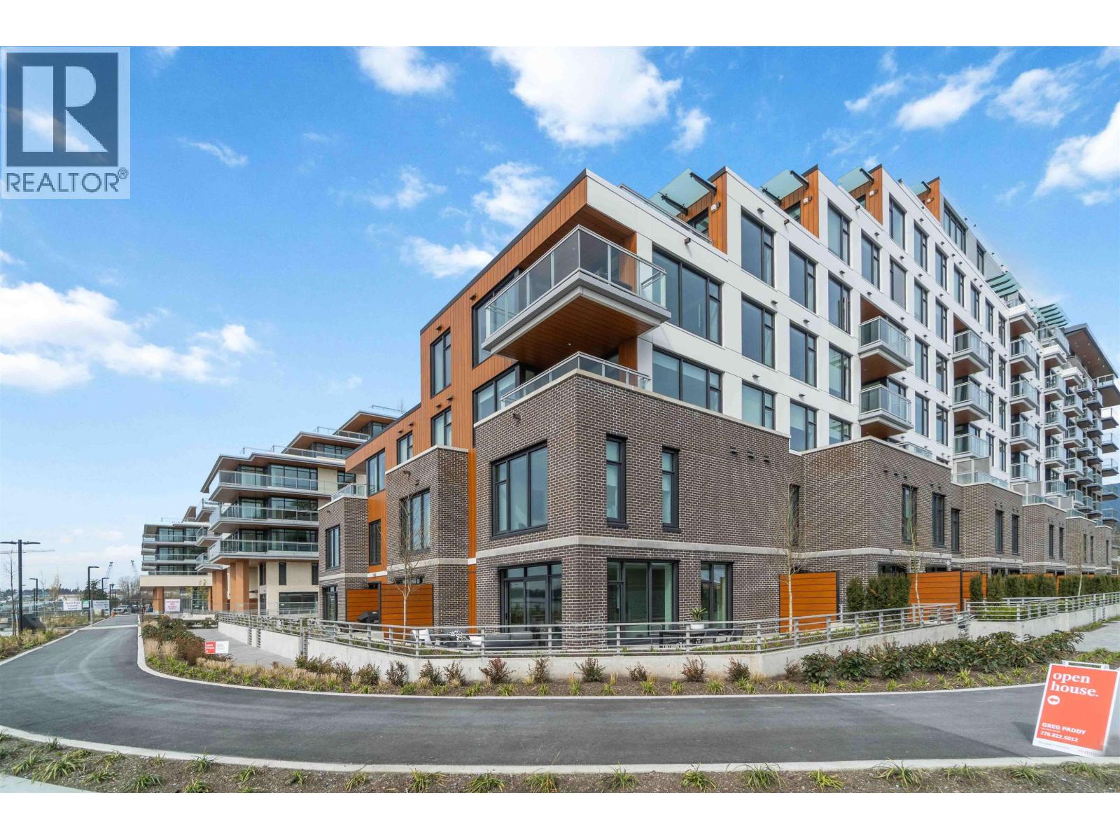 312 755 HARBOURSIDE DRIVE, North Vancouver