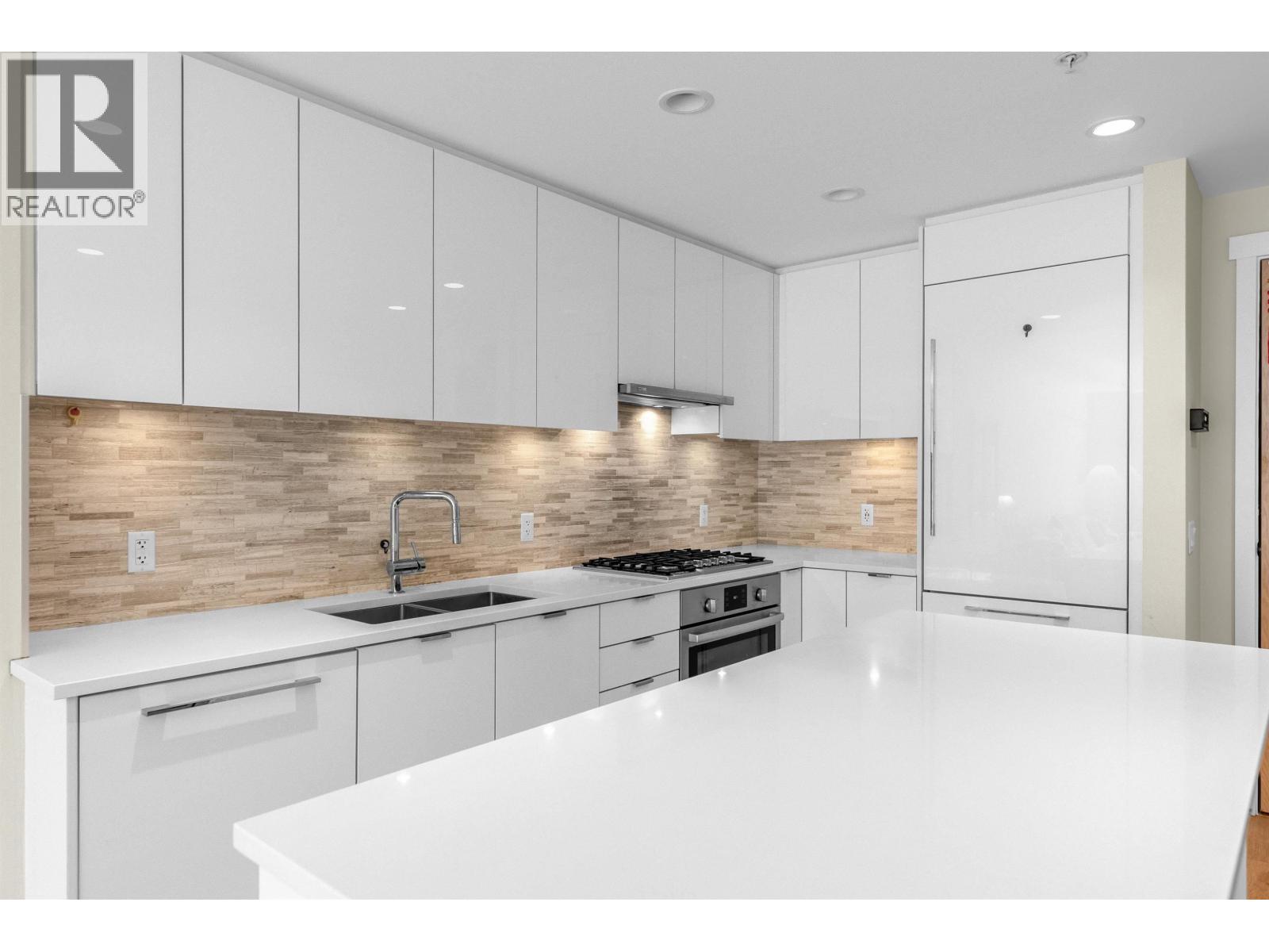 #315-9233 ODLIN Road, Richmond