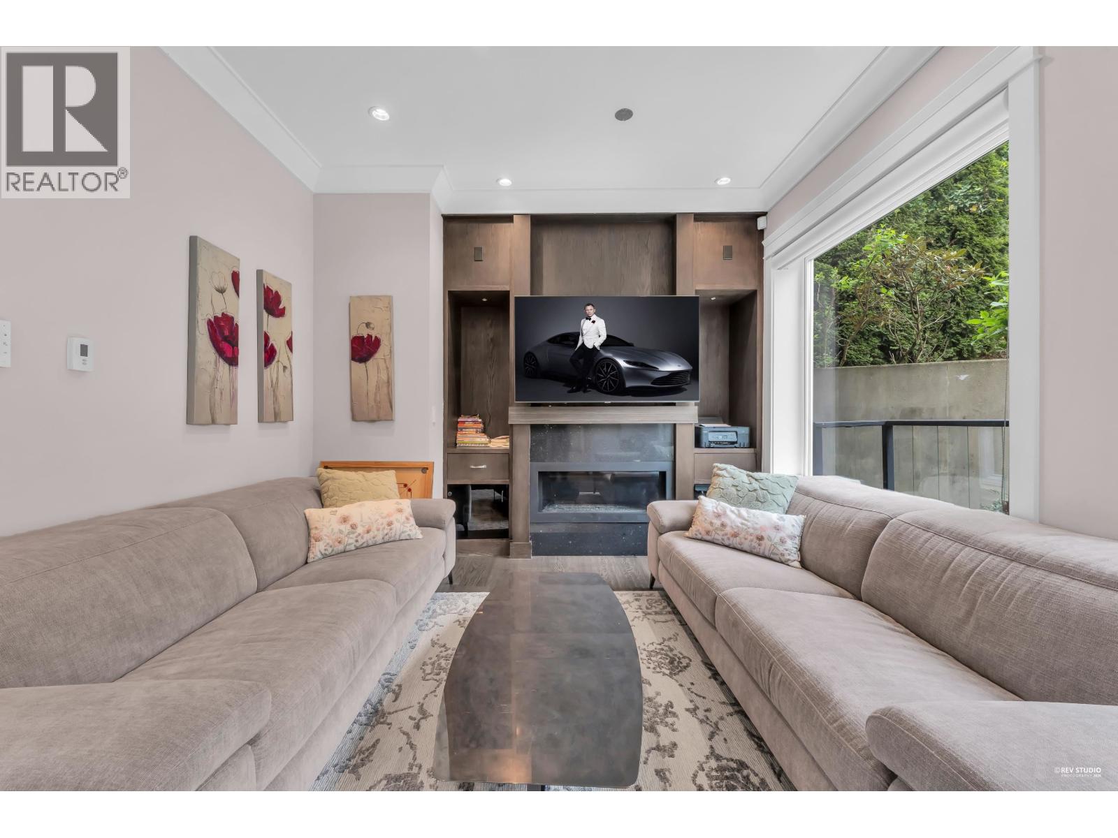 2567 LAWSON AVENUE — photo 3