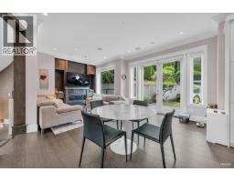 2567 Lawson Avenue, West Vancouver, BC V7V2G1 Photo 17