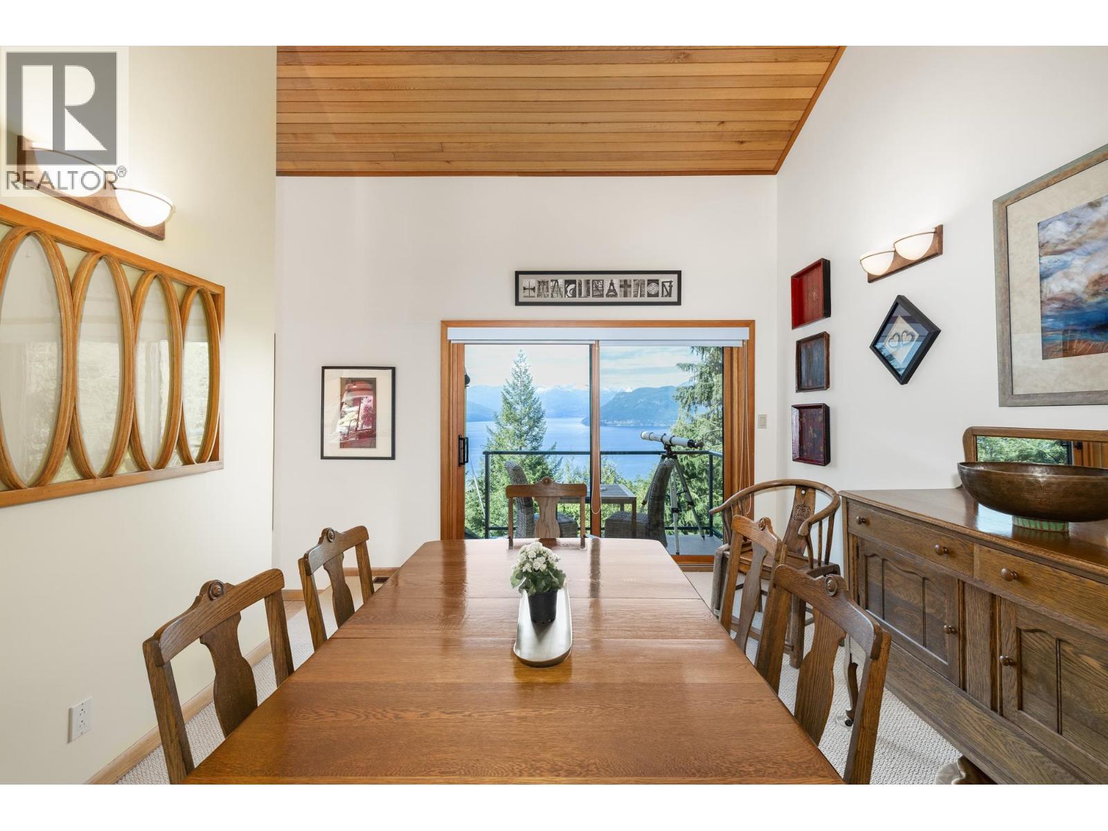 120 MOUNTAIN DRIVE, Lions Bay