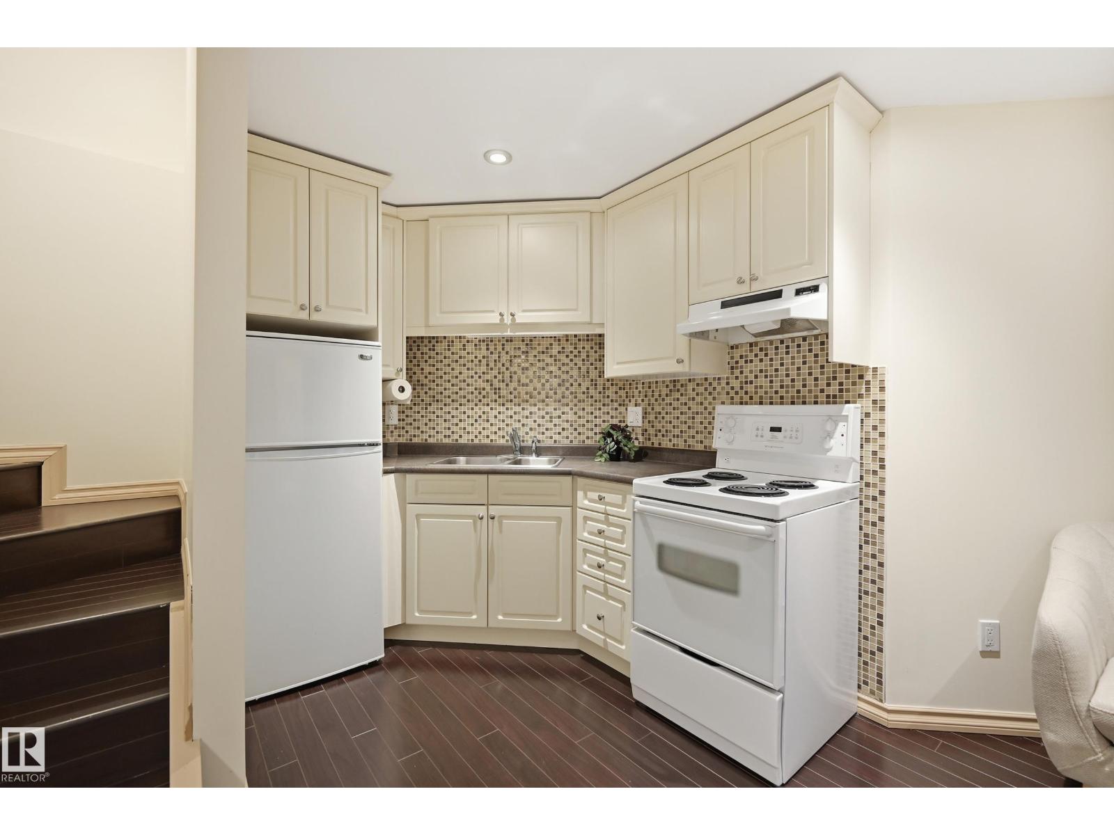 11503 10 AV NW - 34