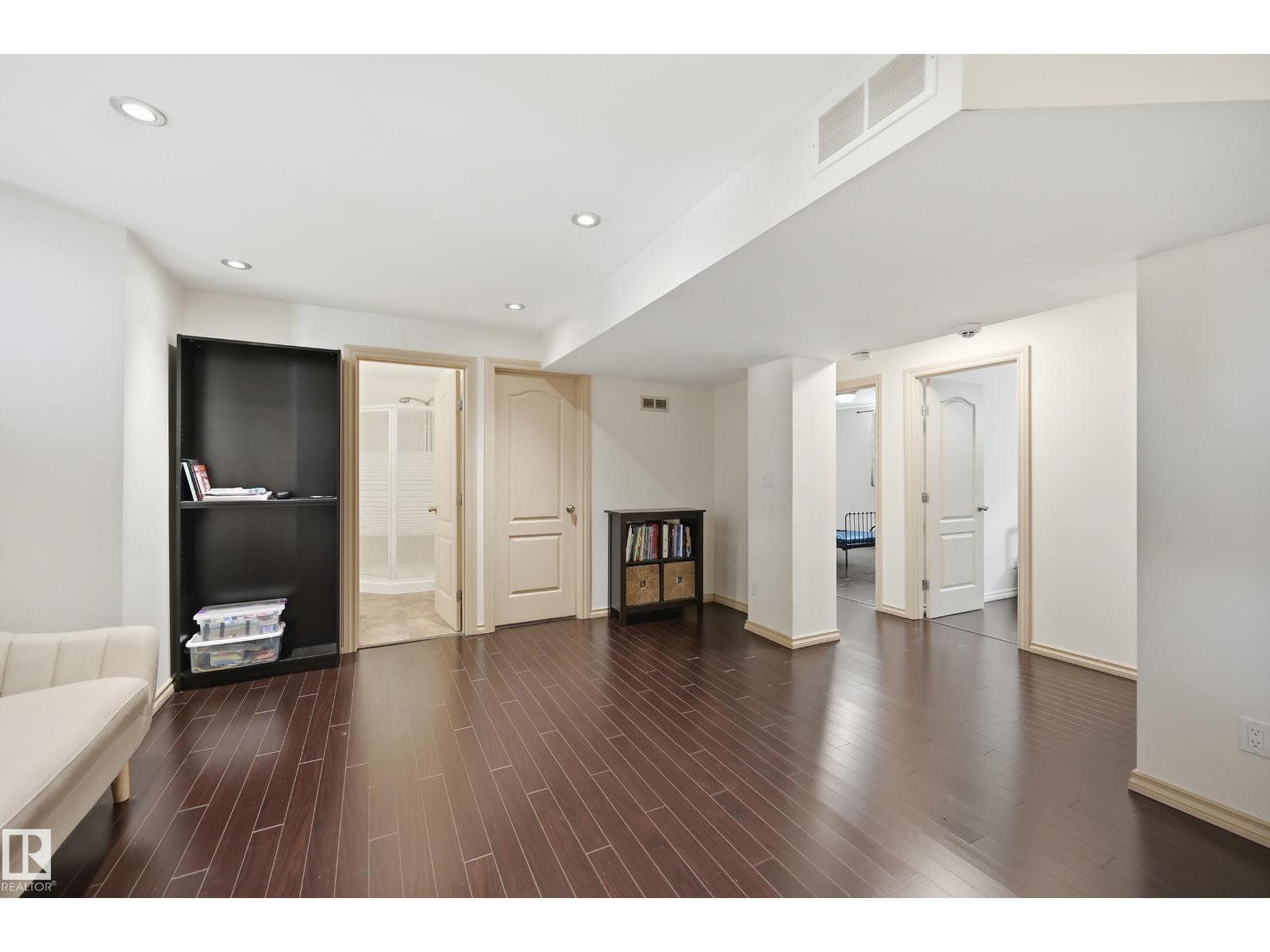 11503 10 AV NW - 35
