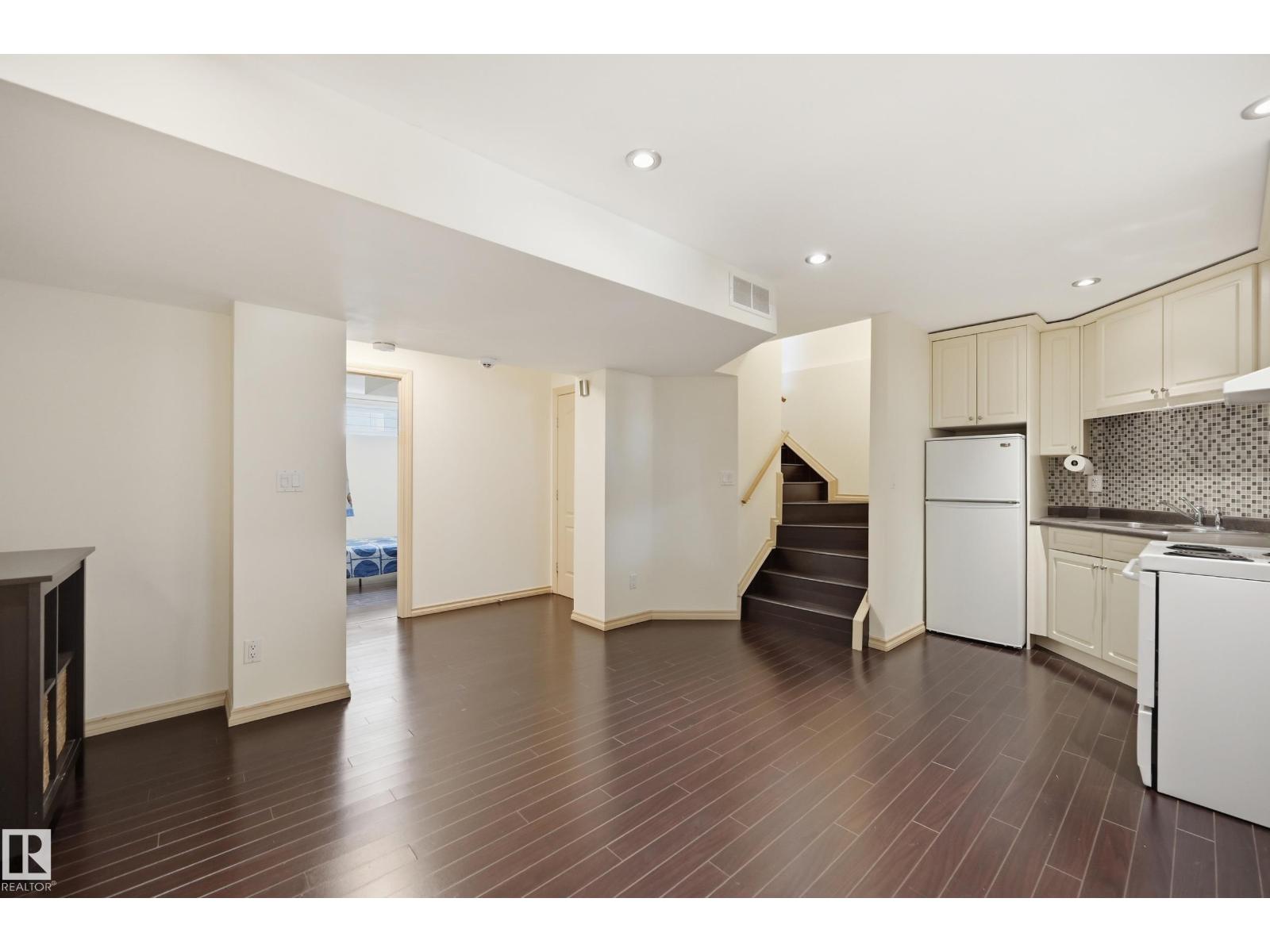 11503 10 AV NW - 36