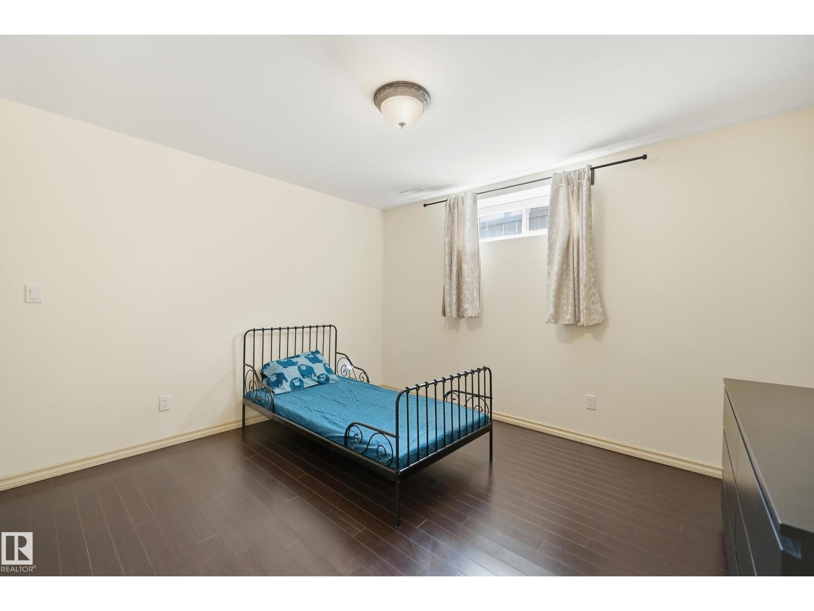 11503 10 AV NW - 38